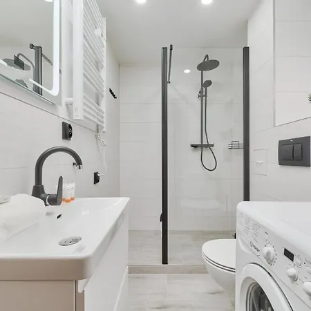 Apartamento Cozy Old Town For 4 Guests In By Renters Breslavia