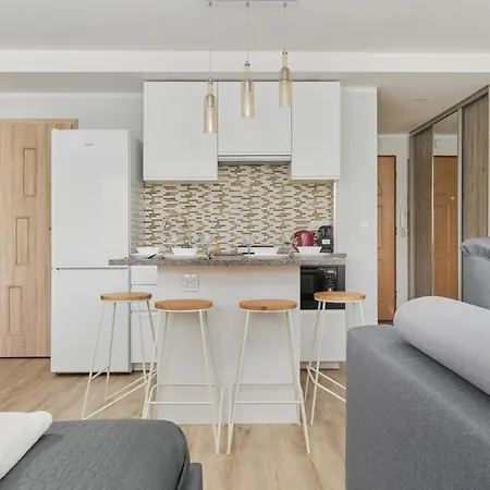 Apartamento Cozy Old Town For 4 Guests In By Renters Breslavia