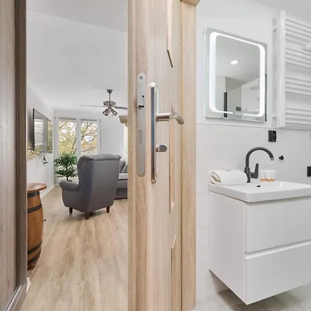 아파트 Cozy Old Town For 4 Guests In By Renters
