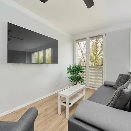 Cozy Old Town For 4 Guests In By Renters Apartamento