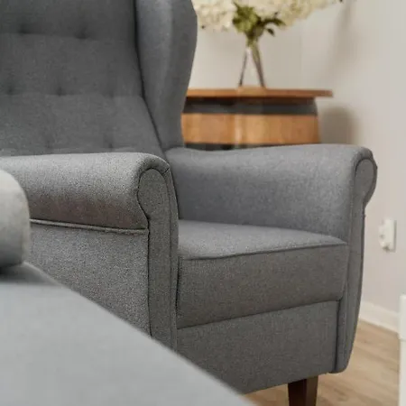 Cozy Old Town For 4 Guests In By Renters 아파트 *