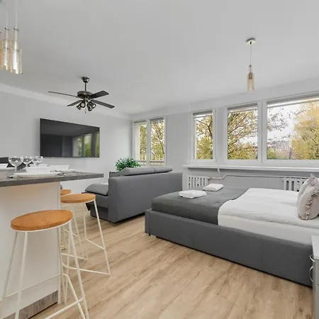 Cozy Old Town For 4 Guests In By Renters Apartmán