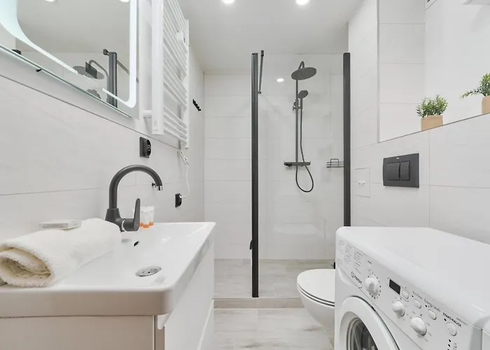 Apartamento Cozy Old Town For 4 Guests In By Renters Breslavia