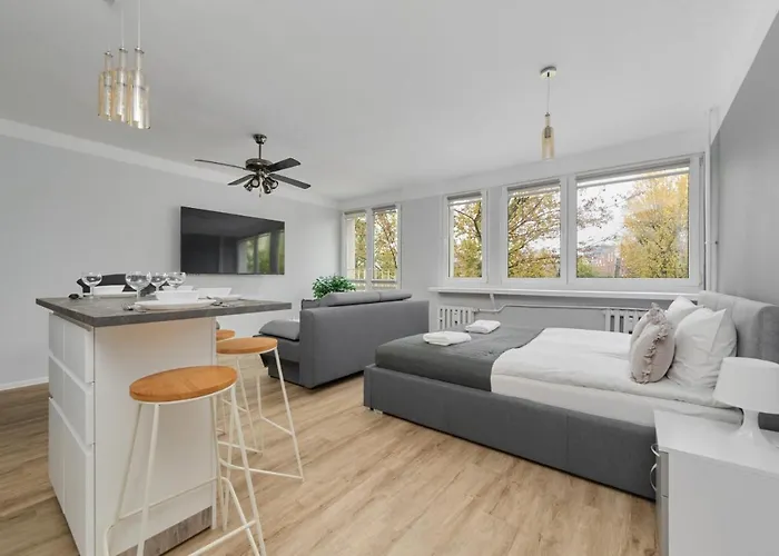 Cozy Old Town For 4 Guests In By Renters Apartamento